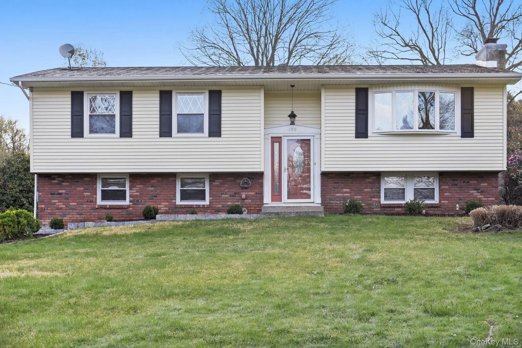 140 Chestnut Ridge Road, Mahopac