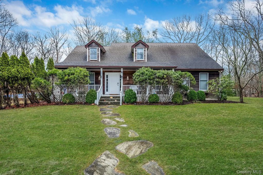 128 Springy Banks Road, East Hampton