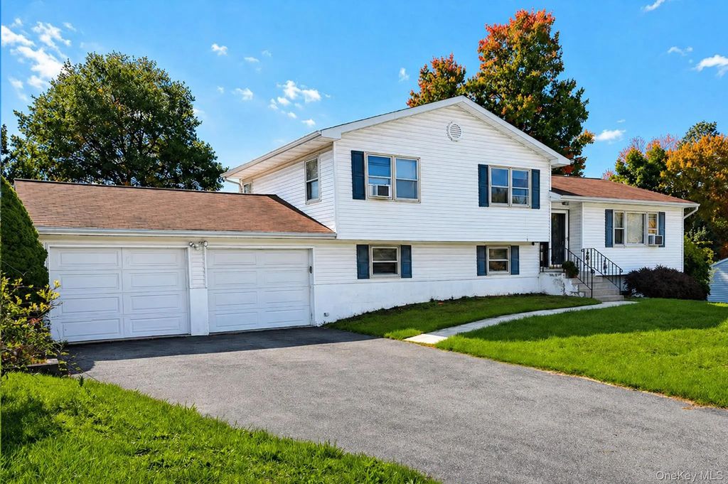 61 Decker Drive, Washingtonville