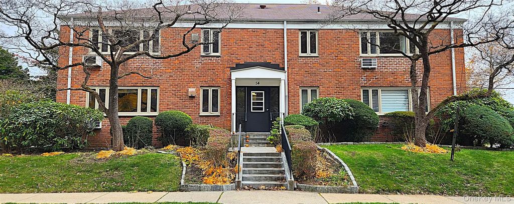 54 Lawrence Drive # D, White Plains