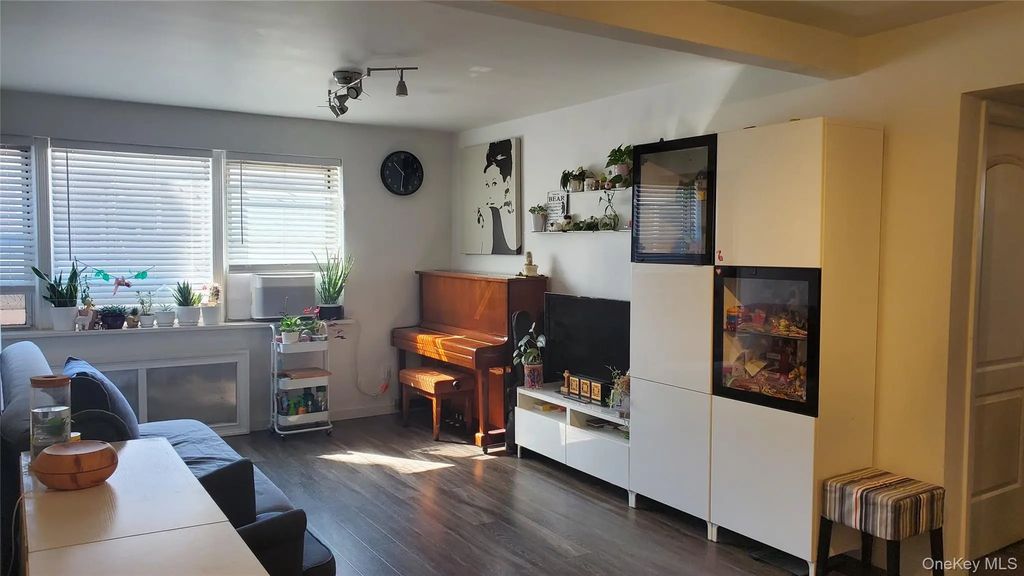 138-29 Jewel Avenue # 1c, Flushing