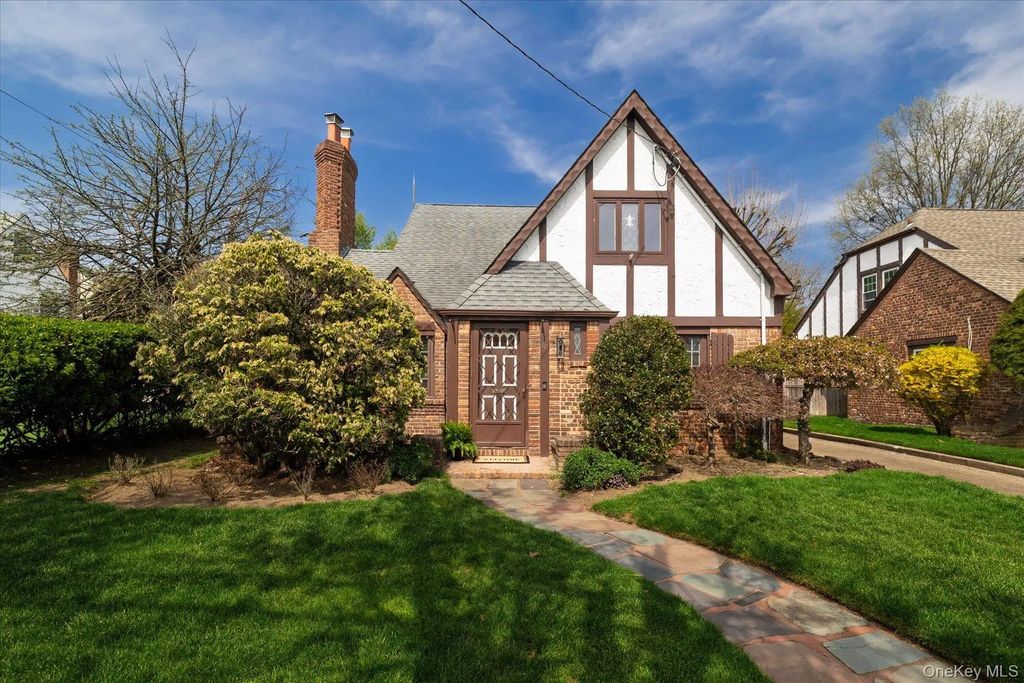 40 Horton Street, Malverne