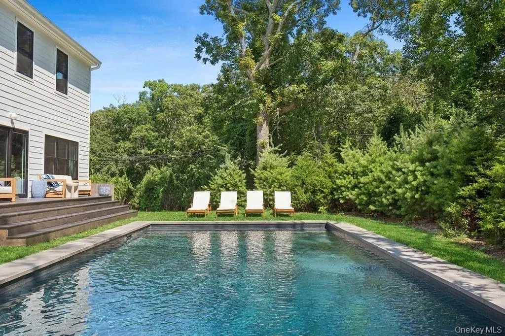 4 Squaw Road, East Hampton