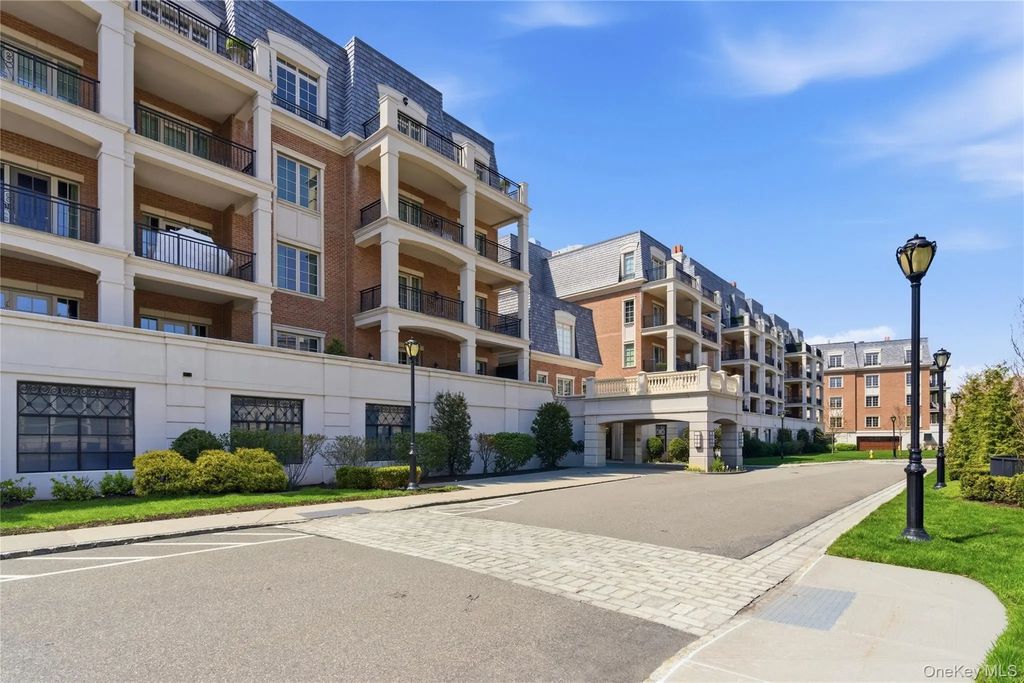 5000 Royal Court # 5014, North Hills