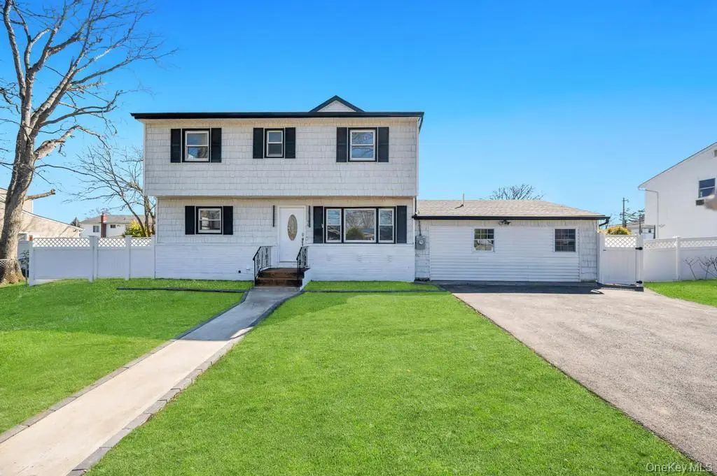 90 30th Street, Copiague