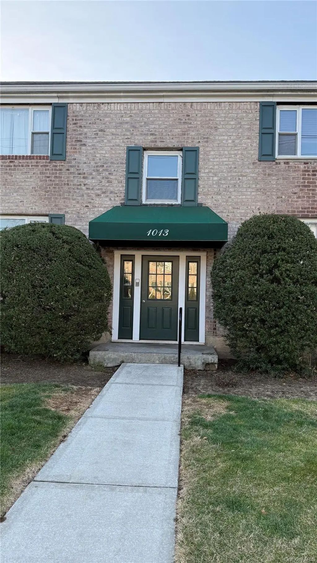 1013 Rottkamp Street #1, Valley Stream
