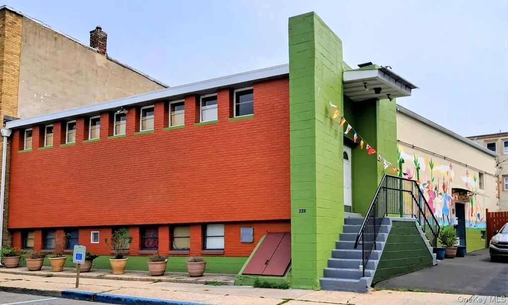 228 N Washington Street, Sleepy Hollow
