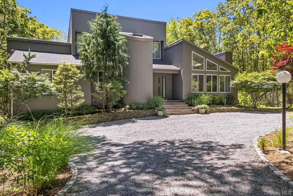76 Island View Drive W, Sag Harbor