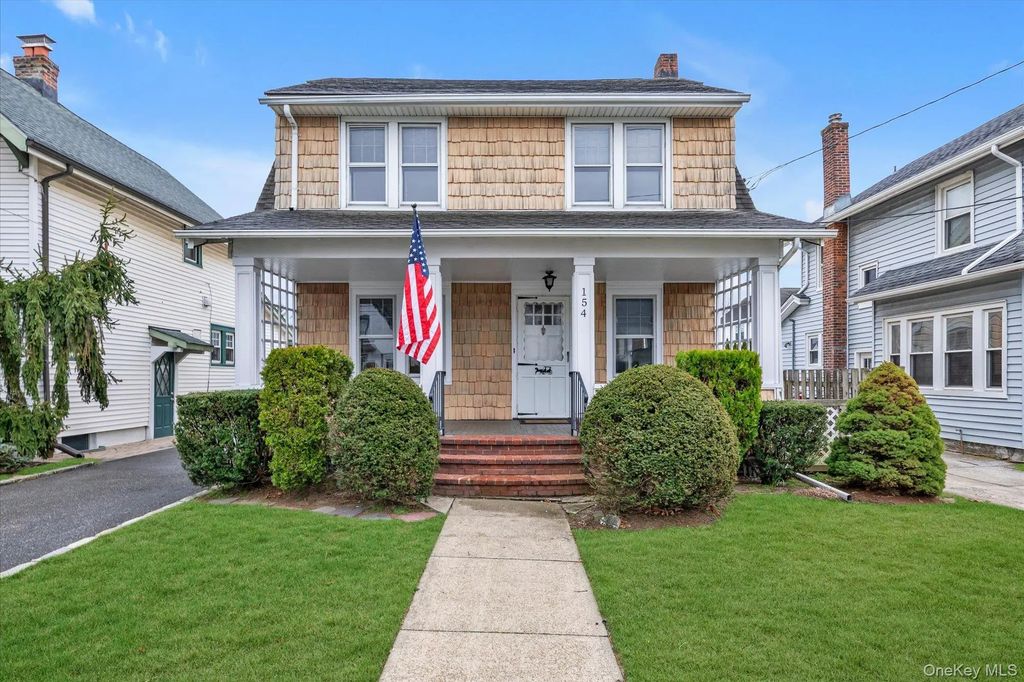 154 Rocklyn Avenue, Lynbrook