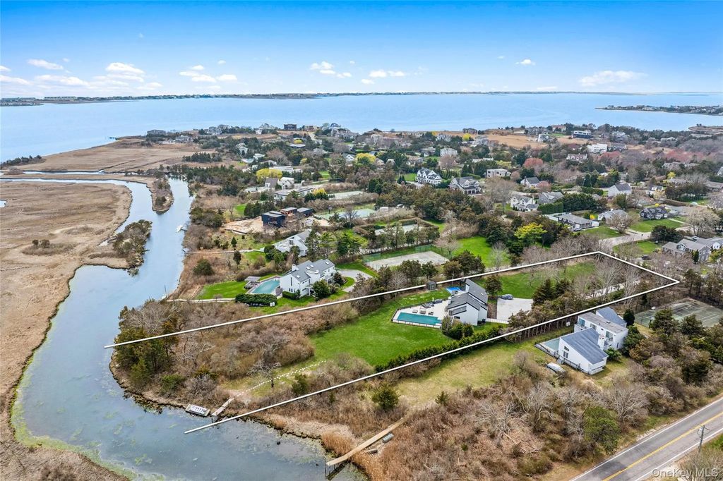 32 Tanners Neck Lane, Westhampton