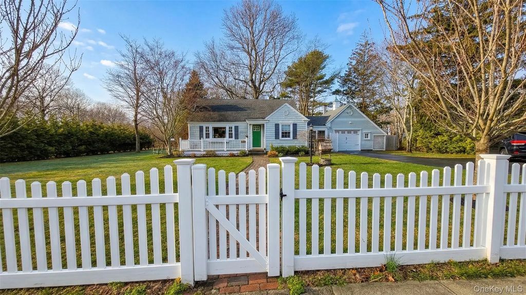 32 Atlantic Avenue, East Moriches