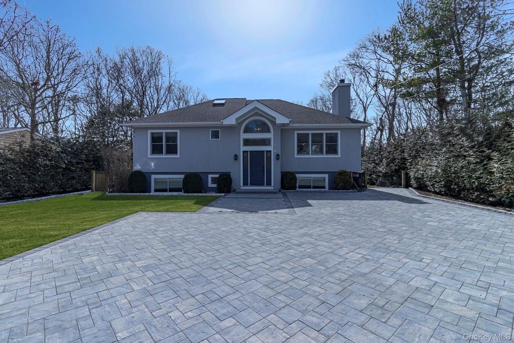 15 Palo Alto Drive, Hampton Bays
