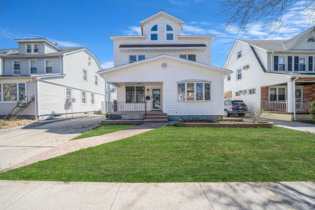 8933 238th Street, Bellerose