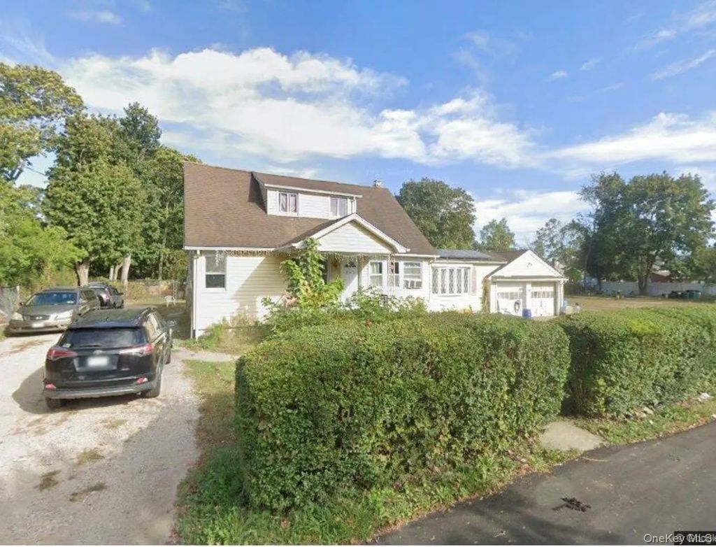 245 Acorn Avenue, Central Islip