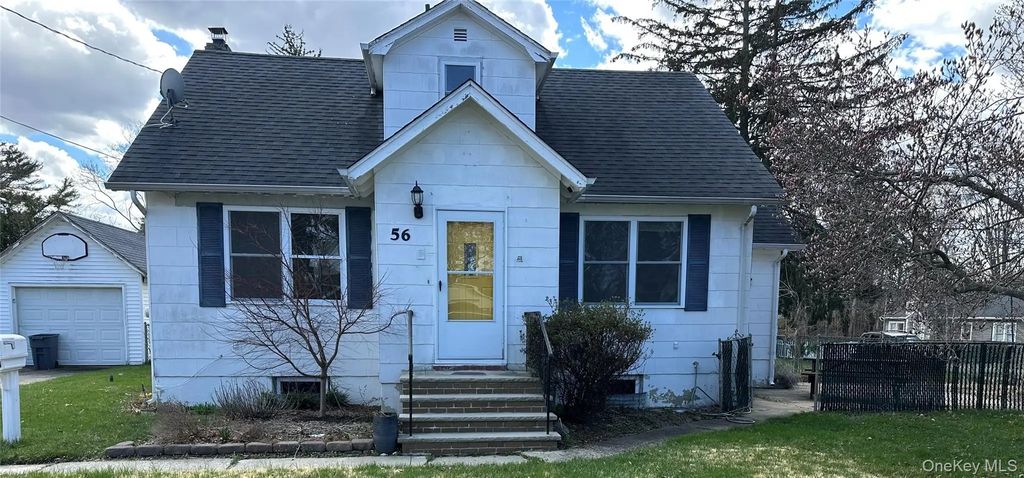 56 Waverly Avenue, Smithtown