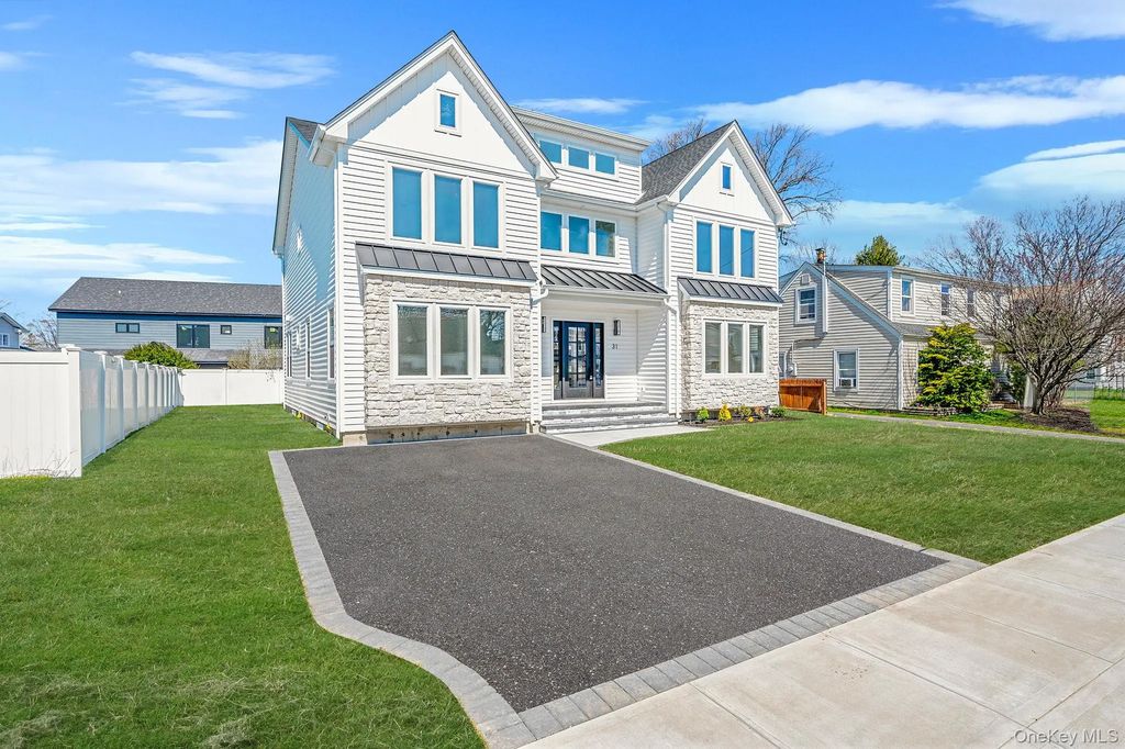 31 Libby Avenue, Hicksville