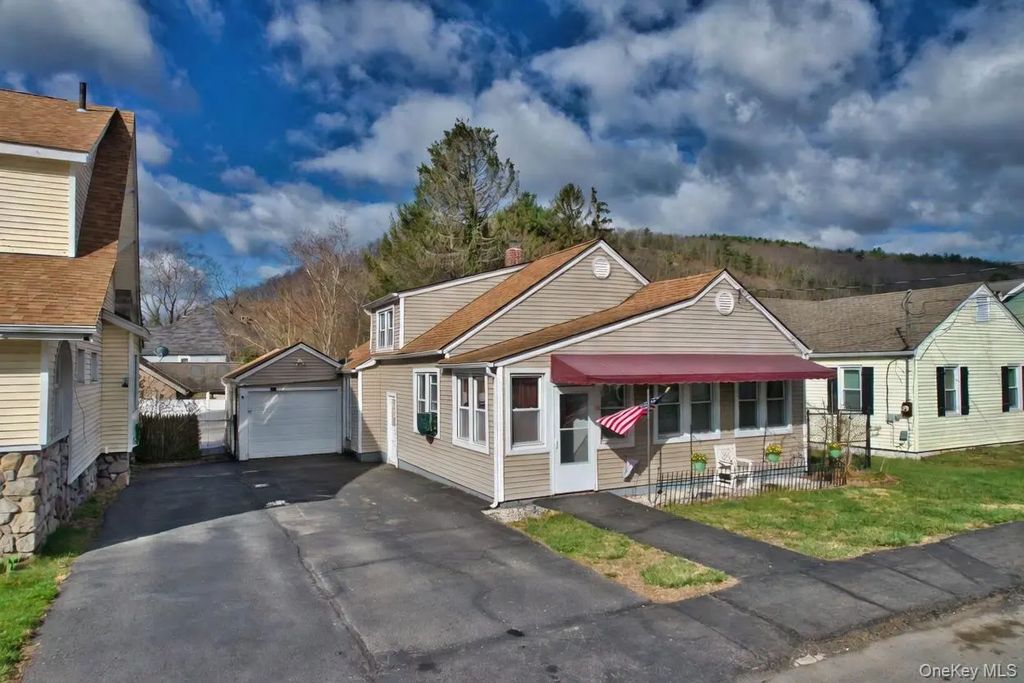18 Dubois Street, Port Jervis