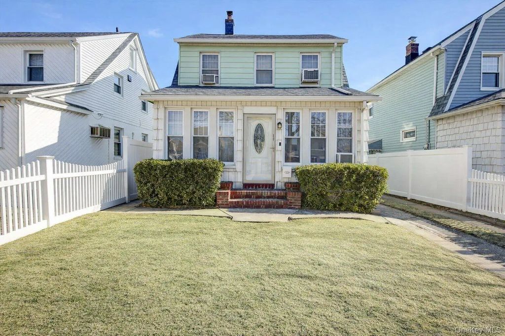 8991 215th Place, Queens Village