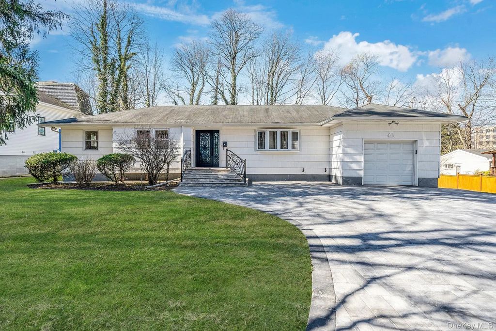 45 Roslyn Road, Roslyn Heights