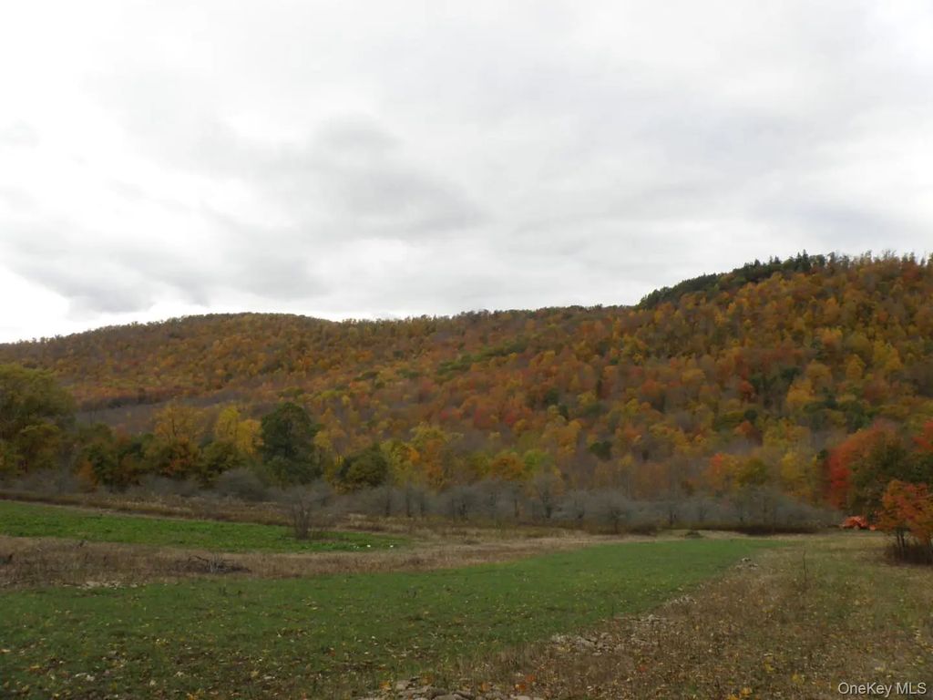 Gregory Hollow Road, Hamden