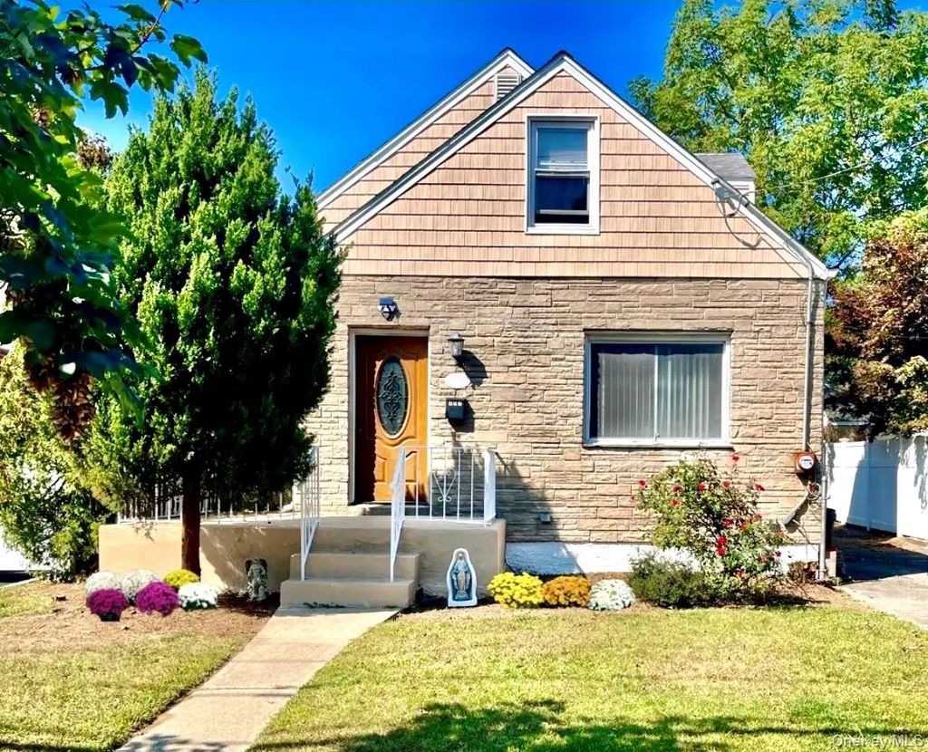 207 Wellington Road S, Garden City South