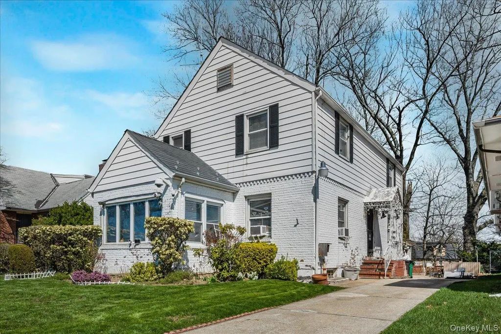 8145 Utopia Parkway, Jamaica Estates