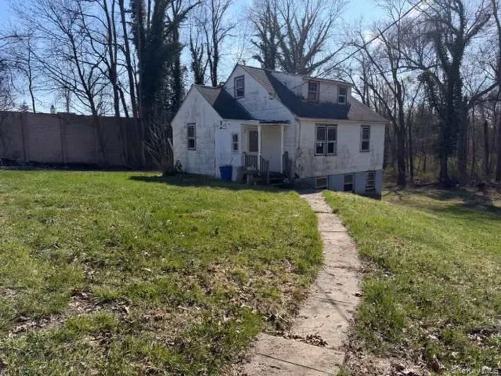 1075 Spillway Road, Shrub Oak