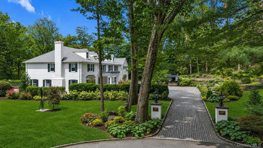 45 Southeast Road, Sands Point