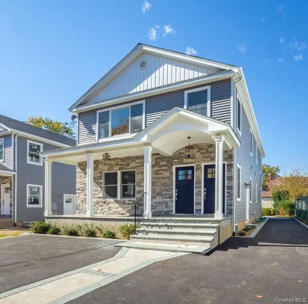 207 Nassau Boulevard A, Garden City South