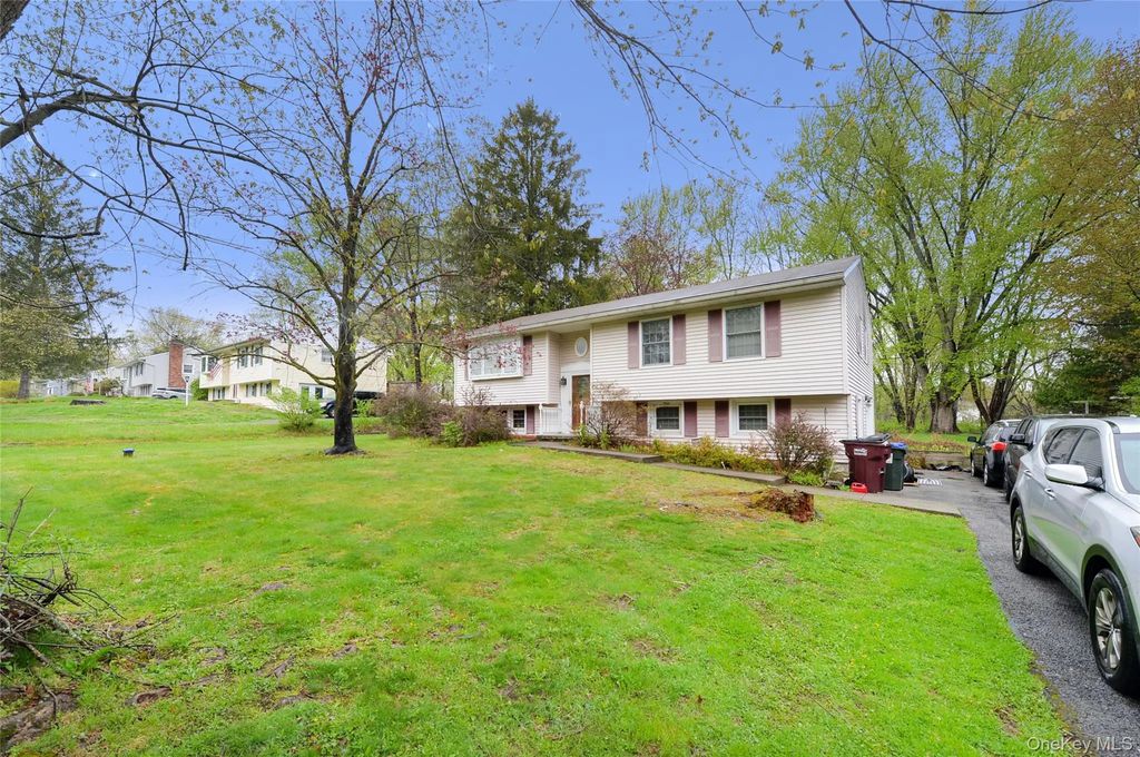 14 Lynmore Avenue, Salisbury Mills