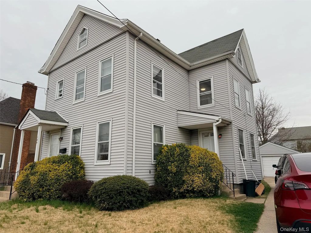 184 Cleveland Avenue, Mineola
