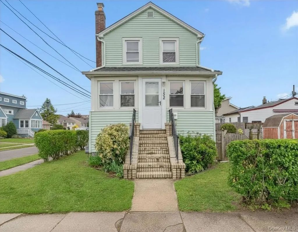 152 Lawson Avenue, East Rockaway
