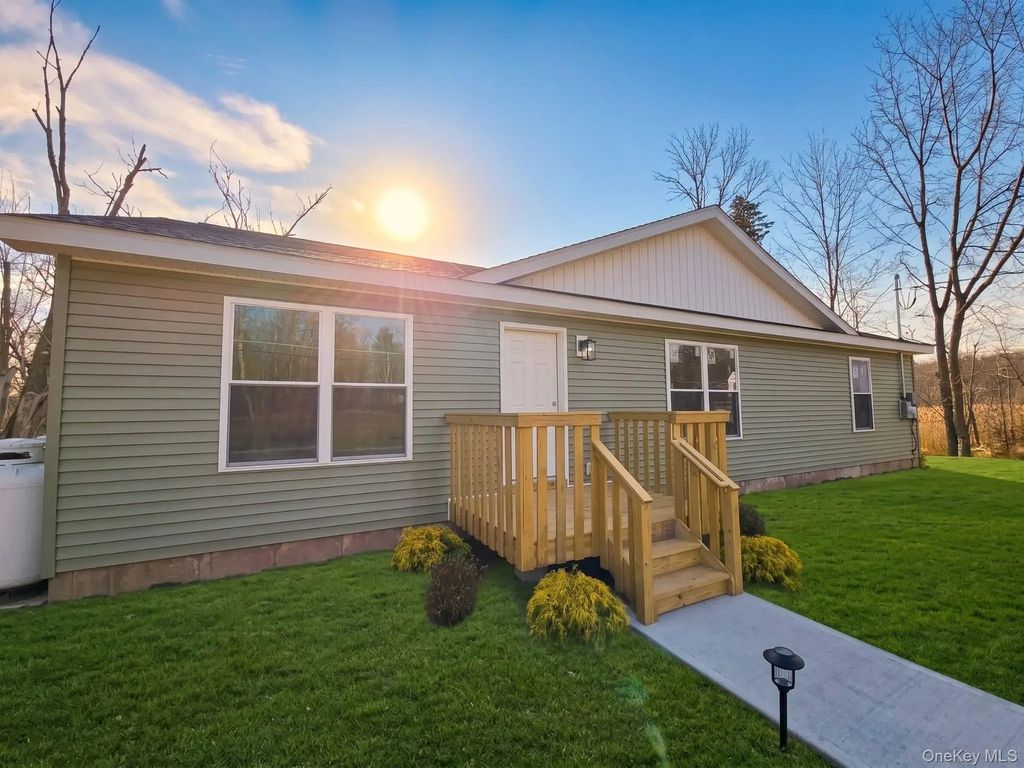 23 Spring Street, Monticello
