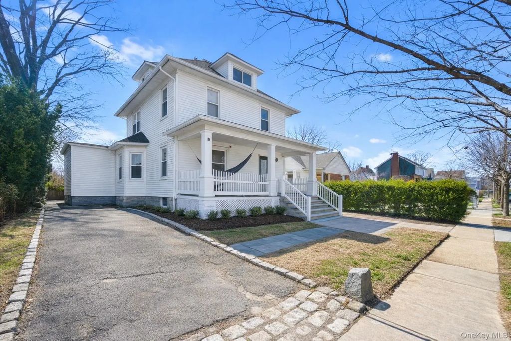 116 Oak Avenue, Hempstead