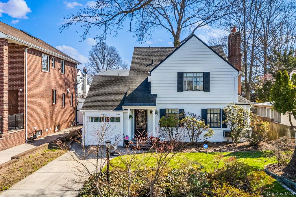 85-25 213th Street, Hollis Hills