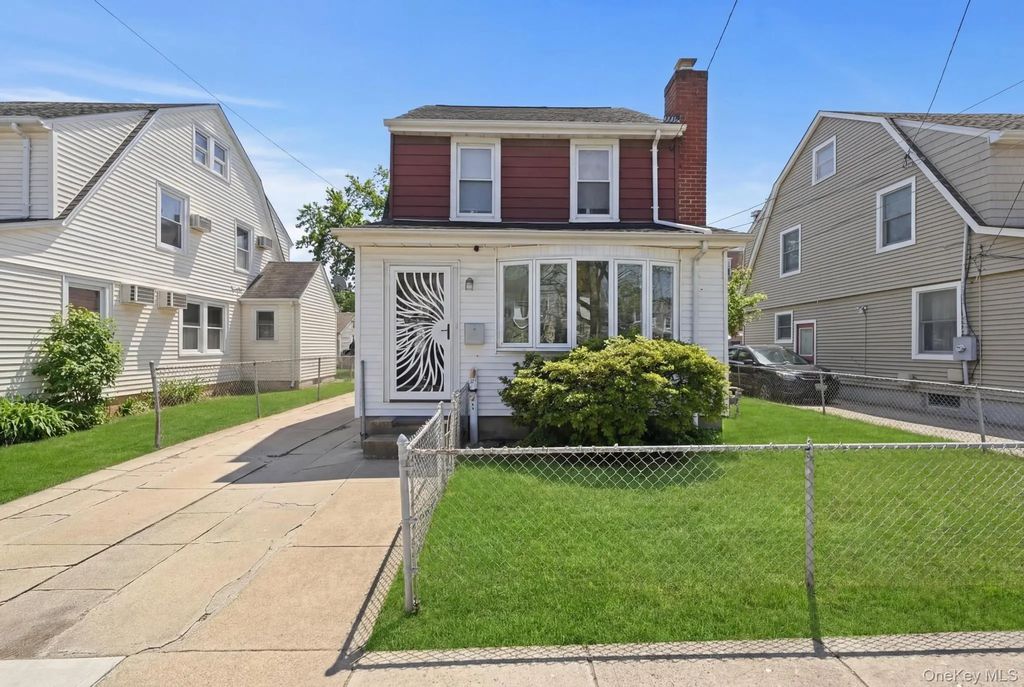 38 Fordham Street, Williston Park