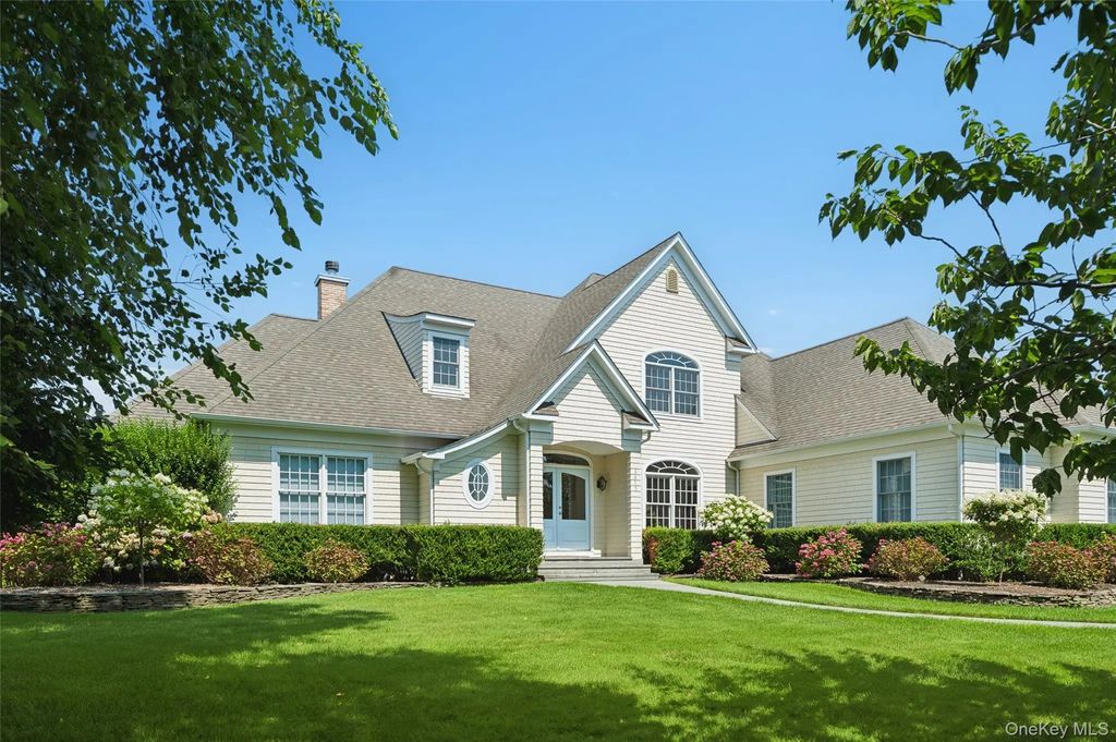 2675 Laurel Trail, Laurel
