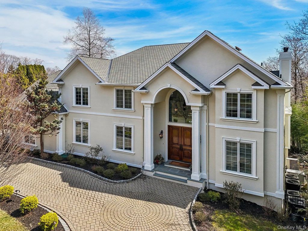 2 Tompkins Court, Nyack