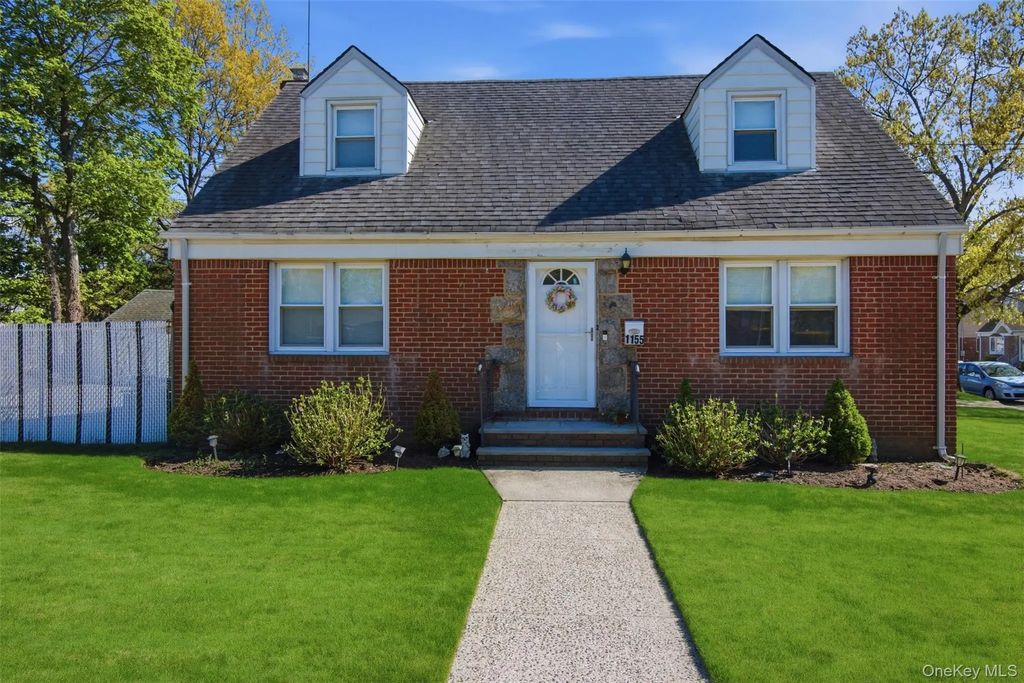 1155 Delmar Avenue, Franklin Square