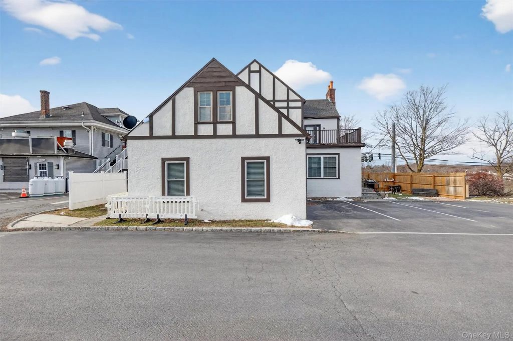 2002 E Main Street, Mohegan Lake