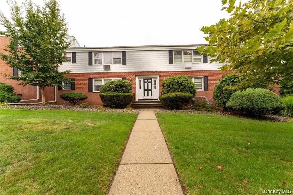 3 Sussex Court # 413, Suffern