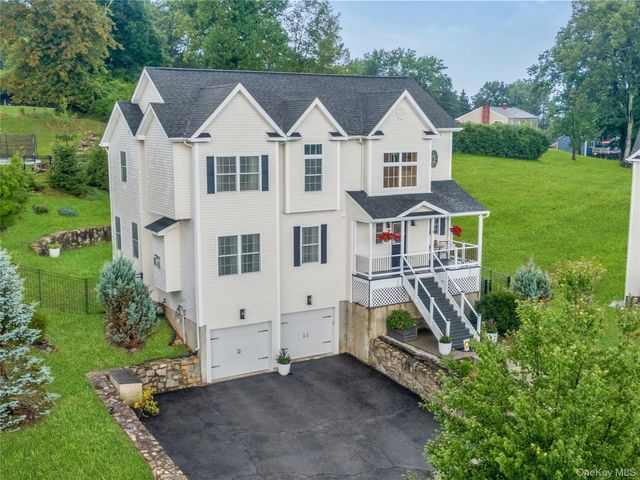 18 Tanyas Court, Monroe