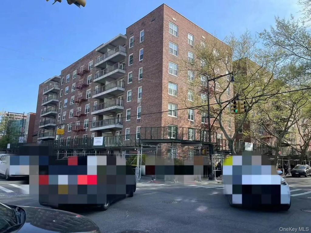 14205 Roosevelt Avenue # 611, Flushing