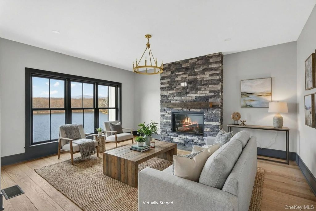 16 Icehouse Drive, Saugerties