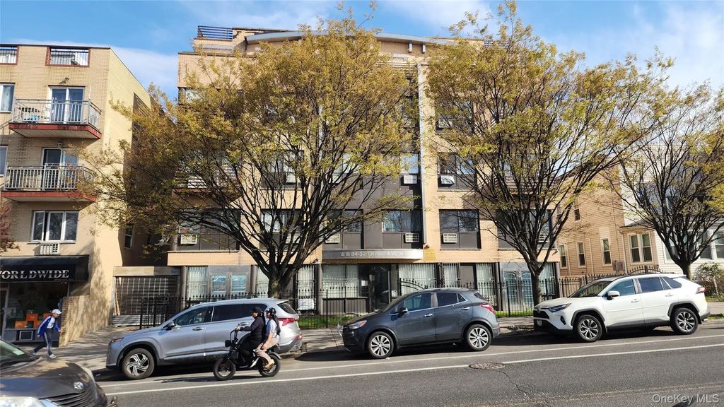 8432 Grand Avenue # 2d, Elmhurst