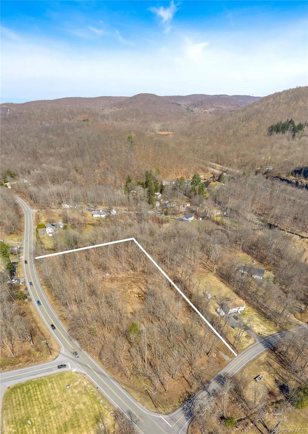 576 Holmes Road, Holmes