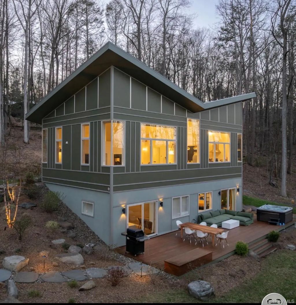 780 Oakwood Circle, Stone Ridge