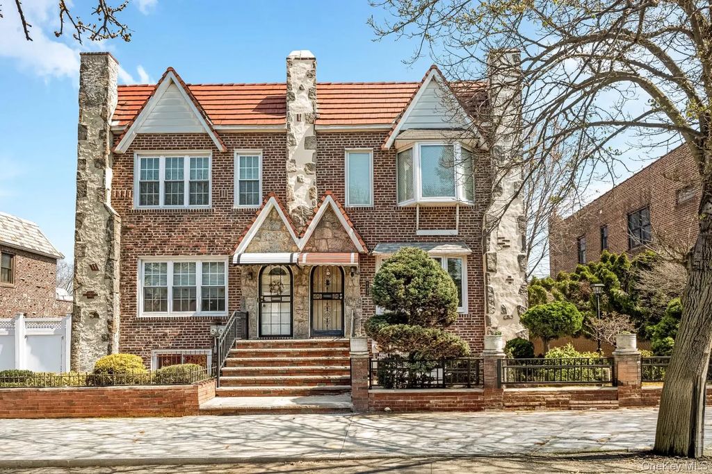 64-39 83rd Street, Middle Village