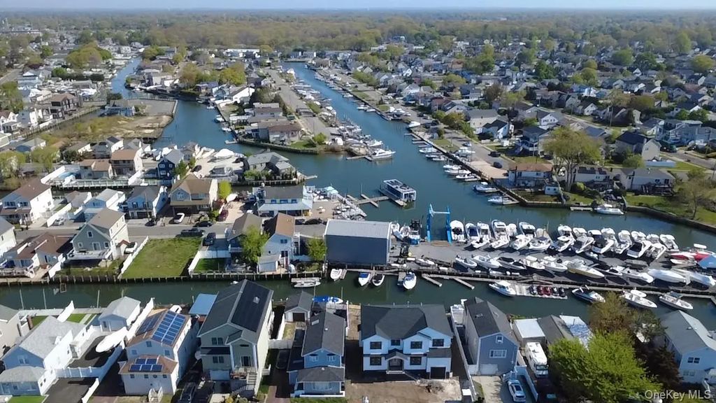 2845 Alder Road, Bellmore