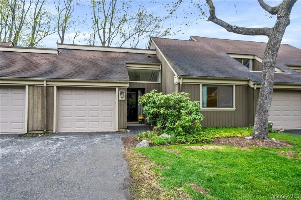 955 Heritage Hills # B, Somers